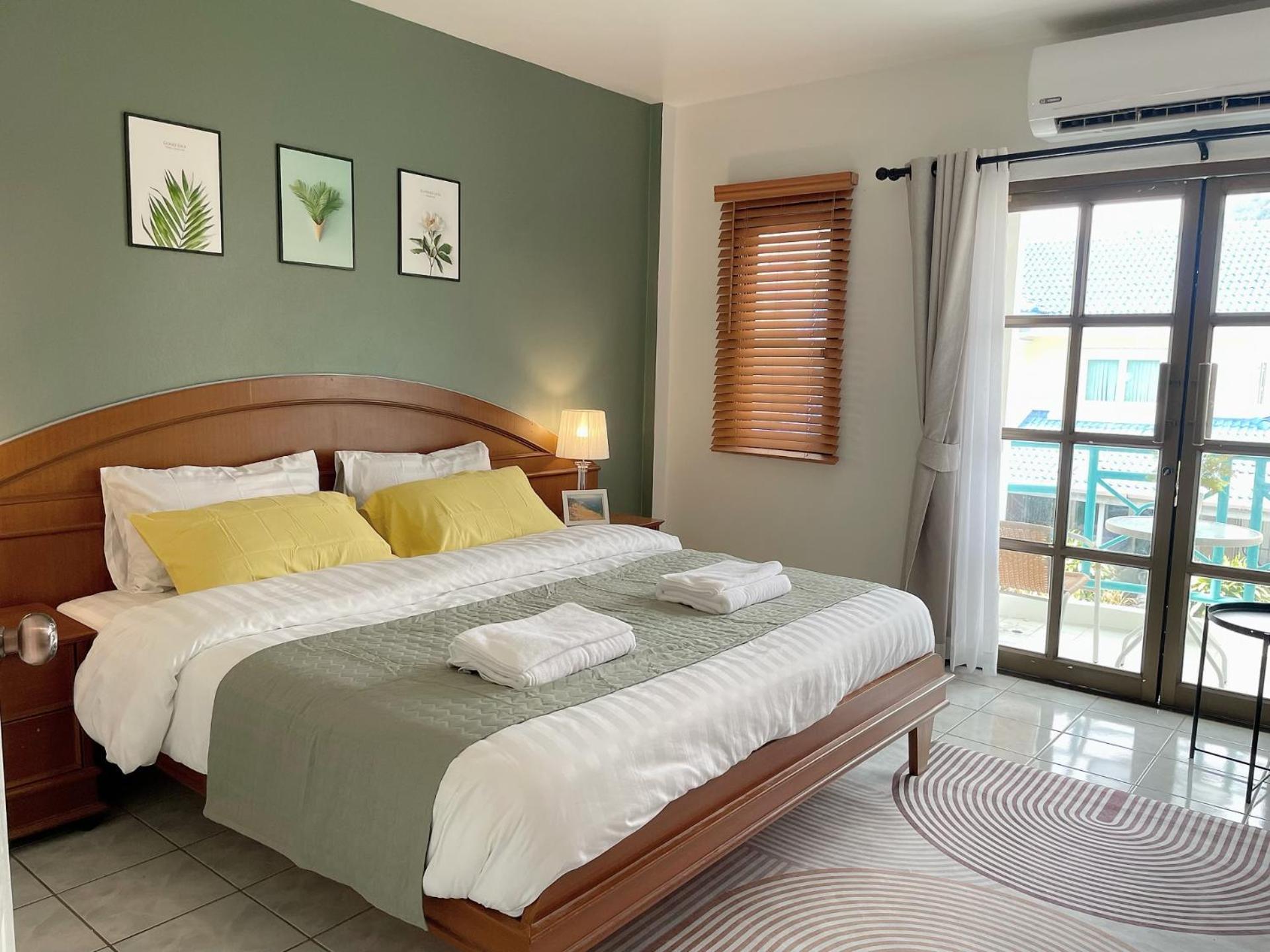 5 Mins Walk Bangla,beach,3br Holiday home